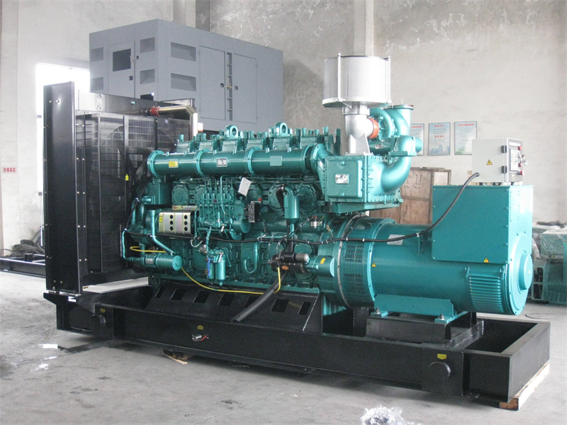 沁水200KW 柴油发电机的油耗是多少?